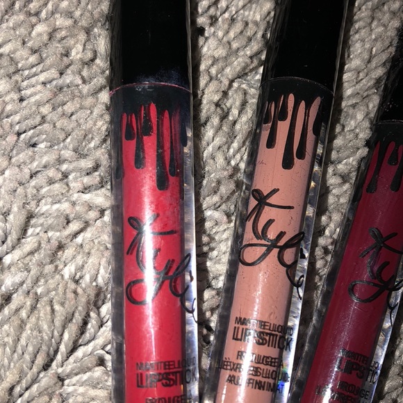 3 Kylie lipstick - Picture 4 of 4